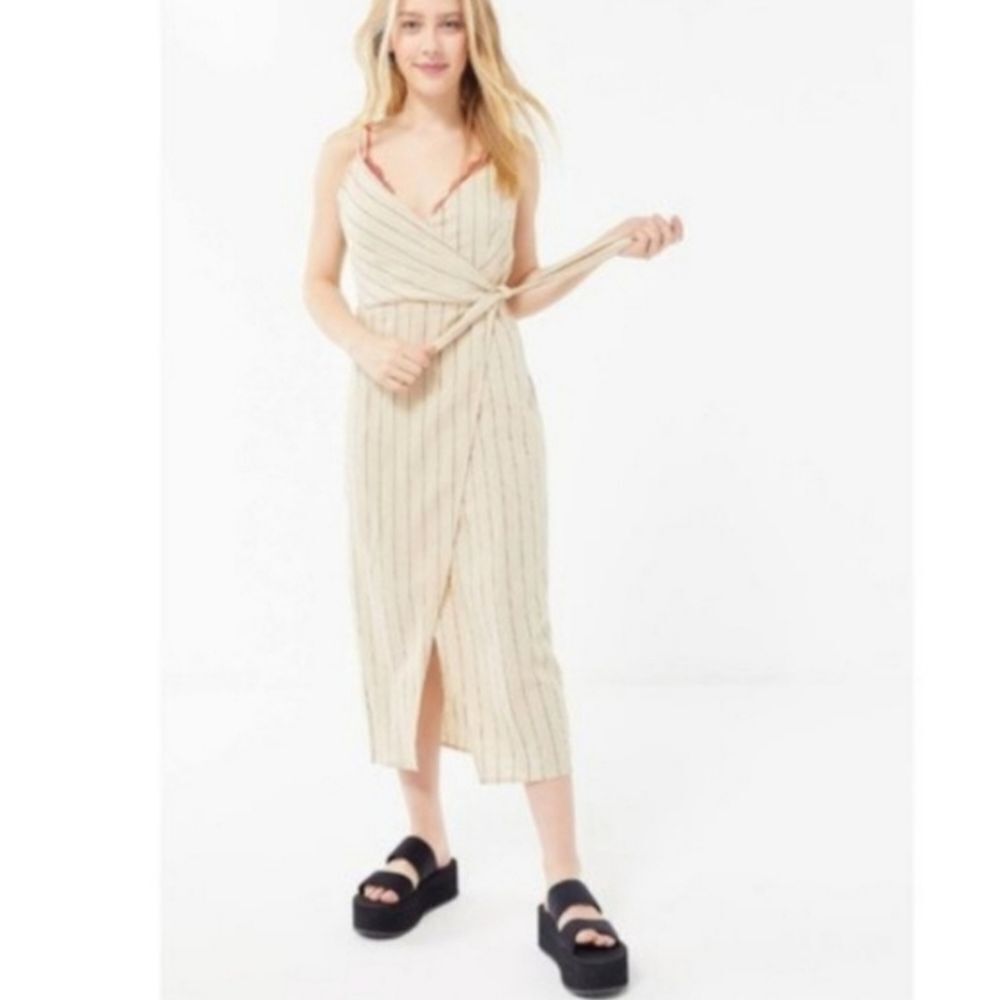 URBAN OUTFITTERS wrap dress S